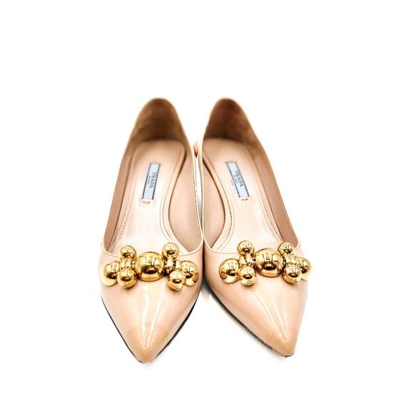 Prada Patent Leather Nude Beige Kitten Heel Pumps with Gold Brooch EU 36.5 - Picture 4 of 9